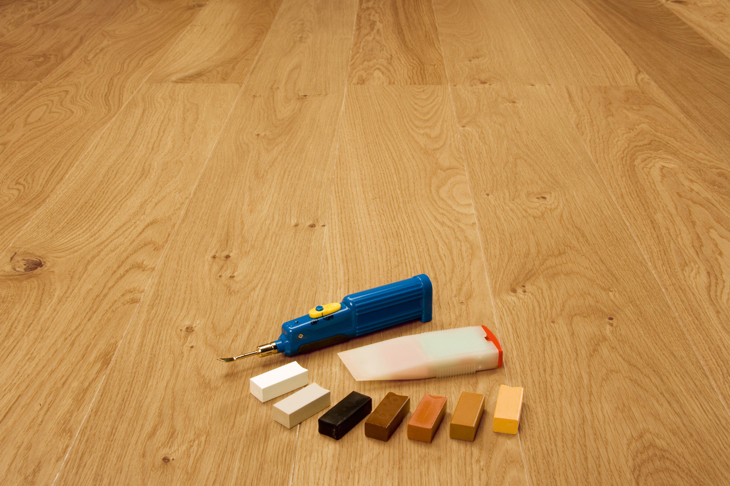 Repair kit for laminate floor