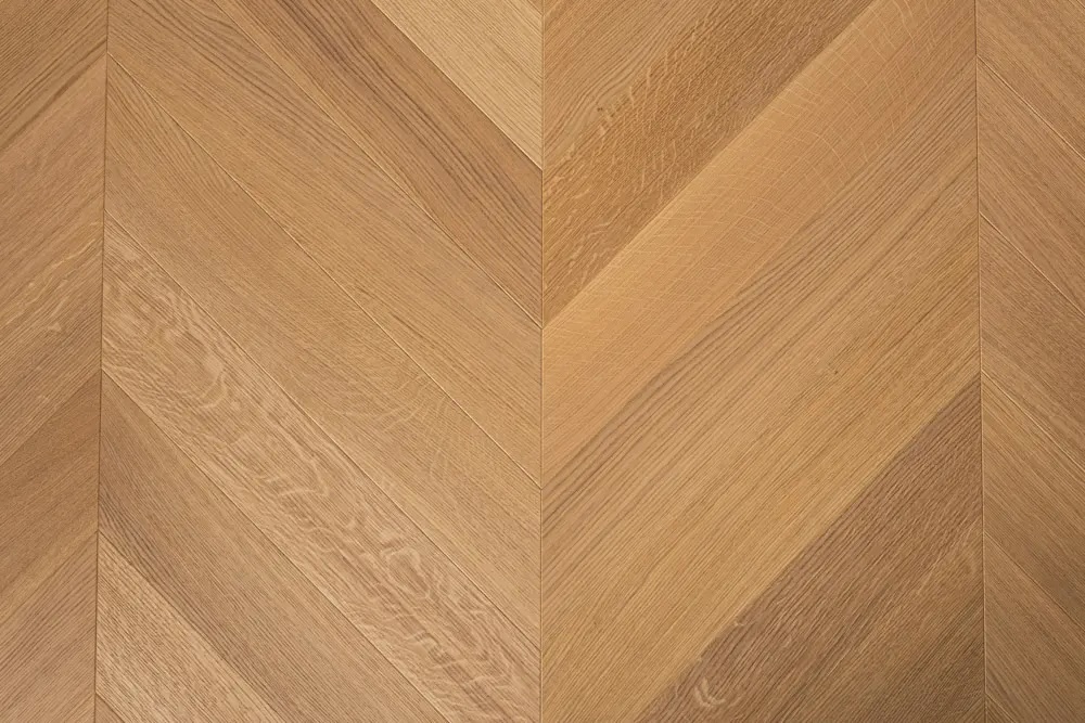 Chevron Oak Markant Matt Lakk 11x120x660